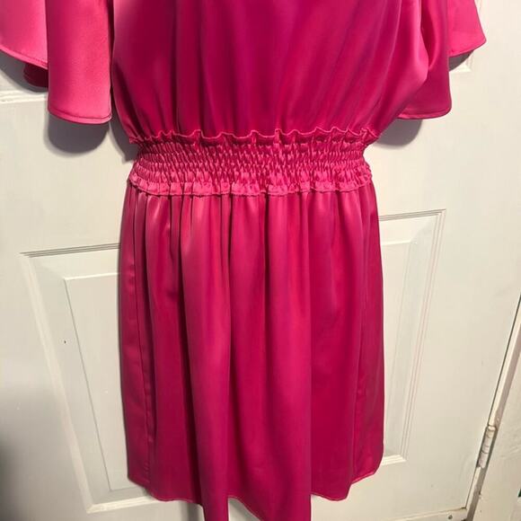 Elegant Pink Midi Dress - Picture 6 of 10